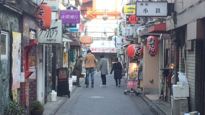 新宿の暇つぶしスポット:ゴールデン街
